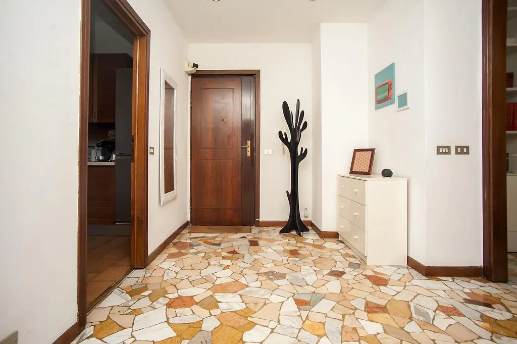 The Best Rent - The Vintage Apartment Milan 0*,